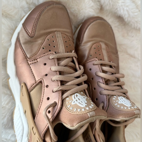 Nike Run Huarache Rose Gold Sneakers - Picture 6 of 7
